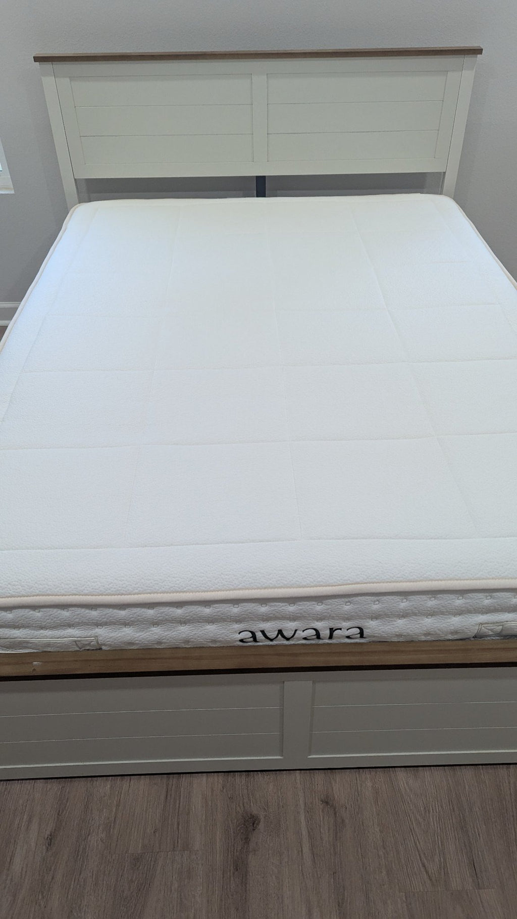 Awara Natural Luxury Hybrid Queen mattress