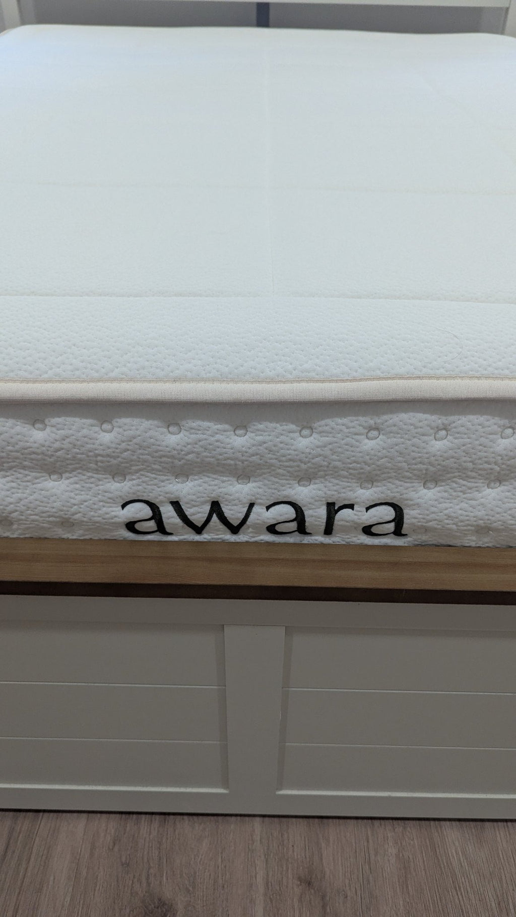 Awara Natural Luxury Hybrid Queen mattress