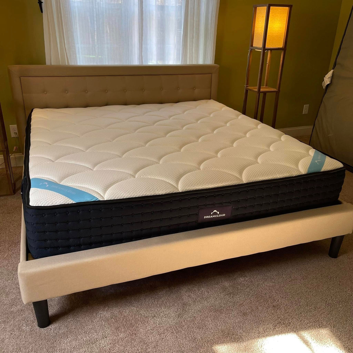 DreamCloud Premier King, front
