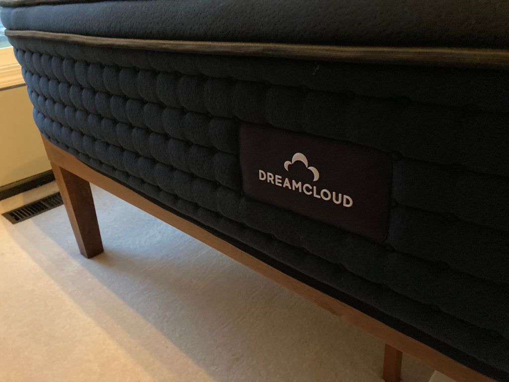 DreamCloud logo detail