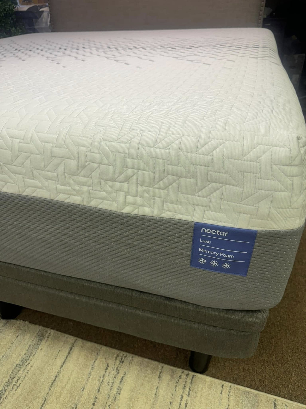 Nectar Luxe Memory Foam label close-up