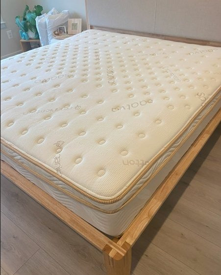 Saatva HD King mattress