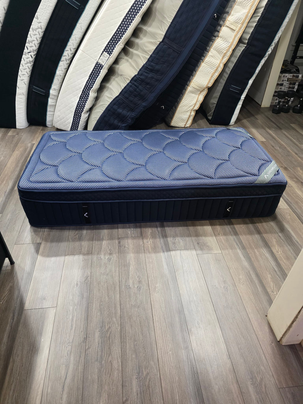 DreamCloud Twin XL mattress