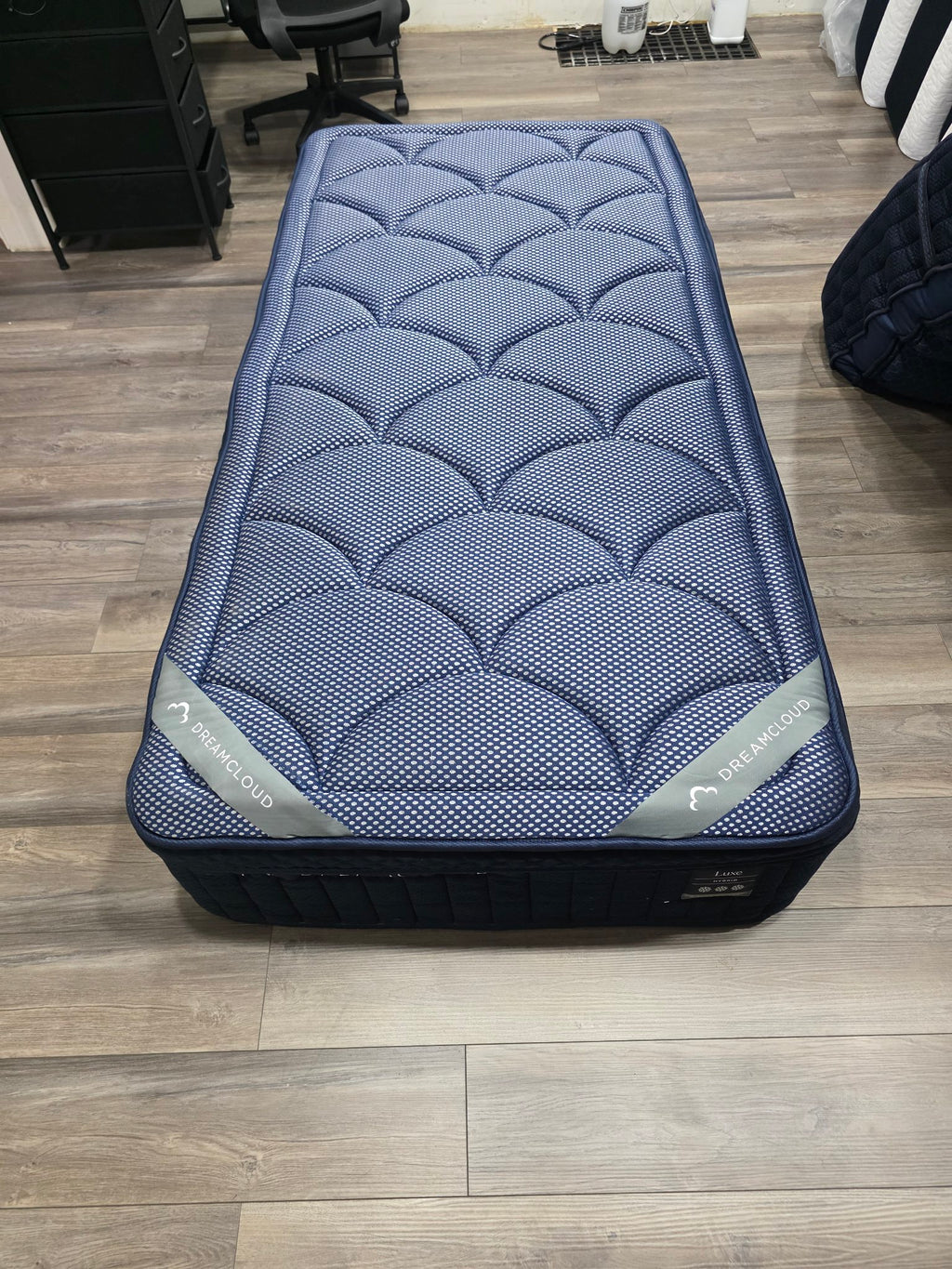 DreamCloud Twin XL mattress