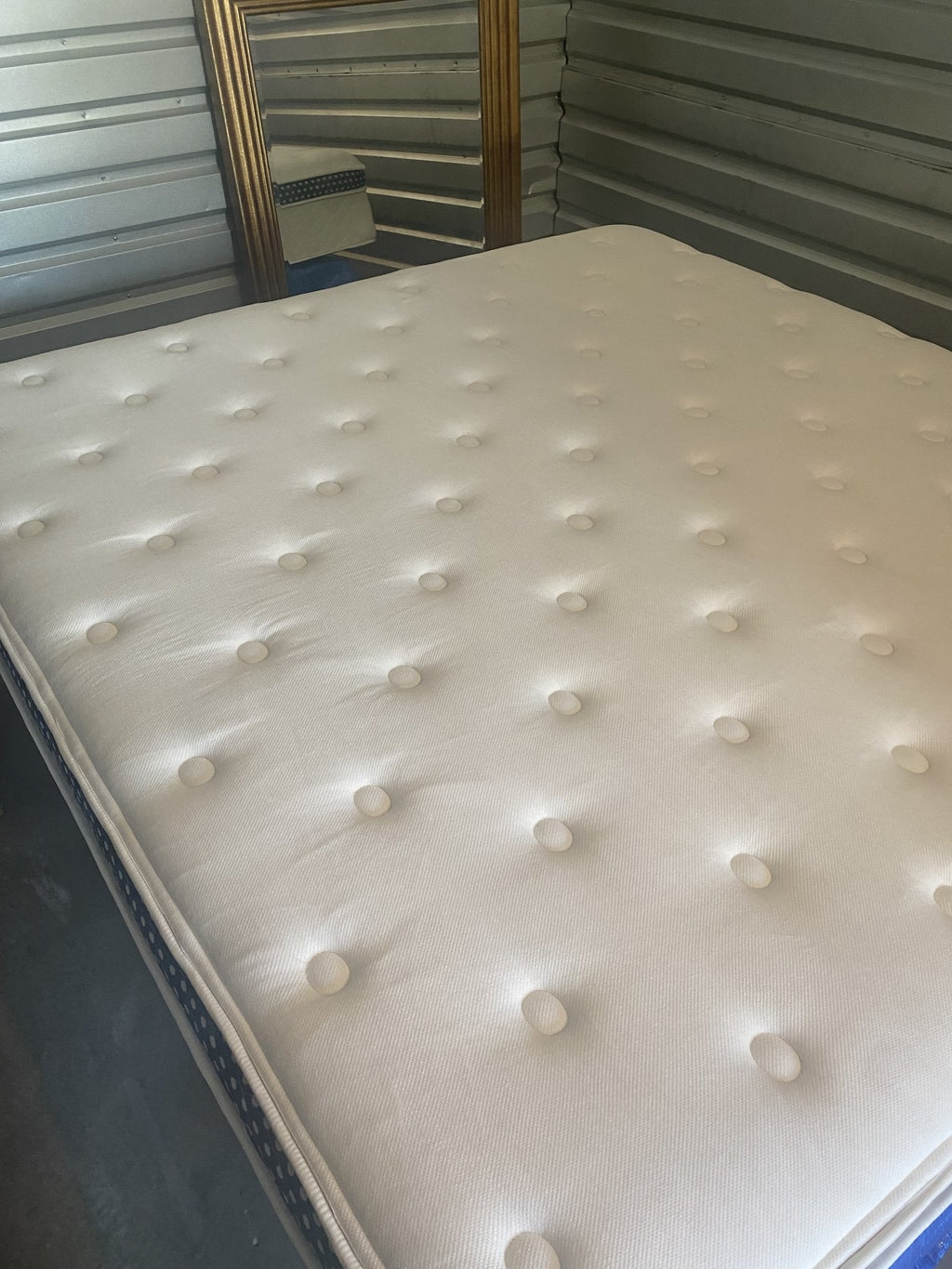 WinkBed Luxury Firm Cal King, tufted top close-up