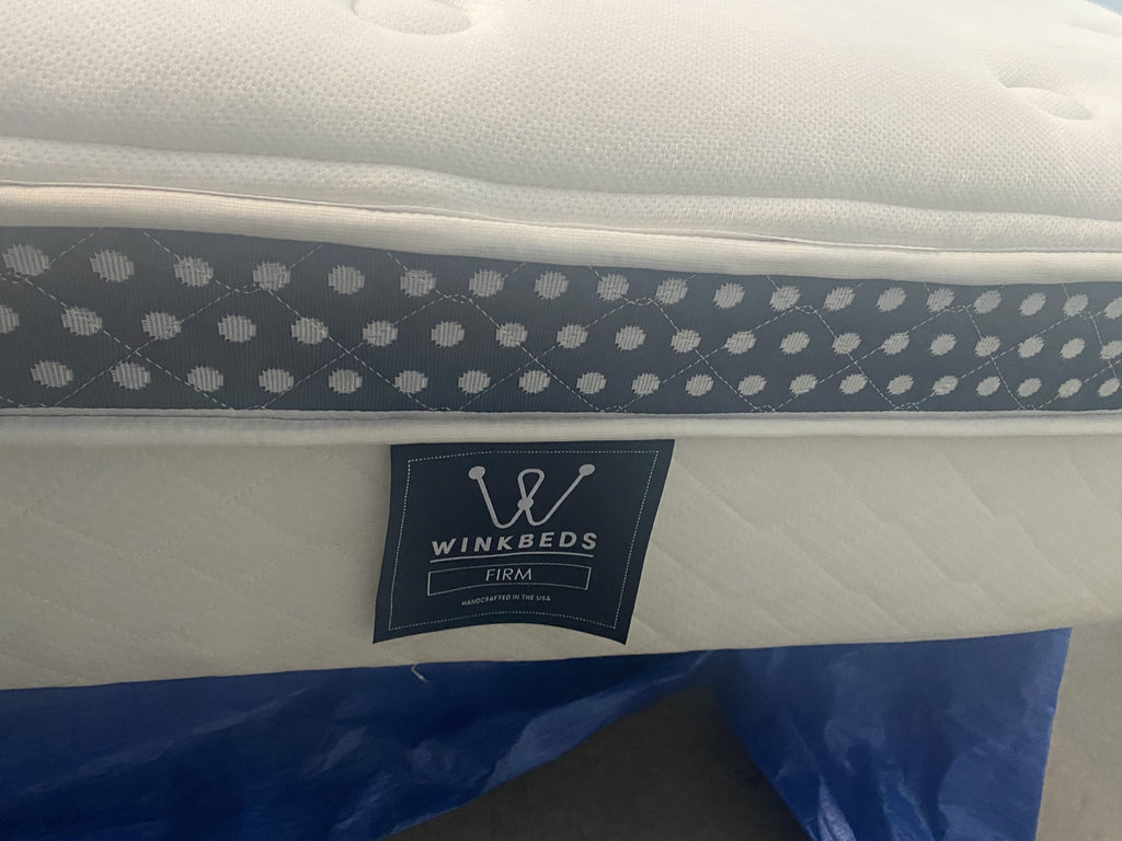 WinkBeds Luxury Firm label close-up